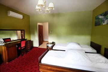 Фото номера Апартаменты с кроватью &quot;king-size&quot; Курортные отели Malutkie Resort - Centrum Rekreacyjne г. Радомско 6