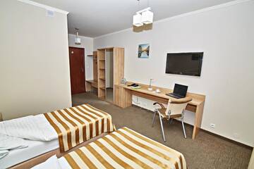Фото номера Стандартный двухместный номер с 2 отдельными кроватями Отель Hotel Ted г. Радомско 5